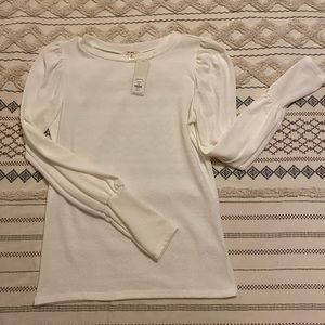 Francesca’s white puffer long sleeve size M